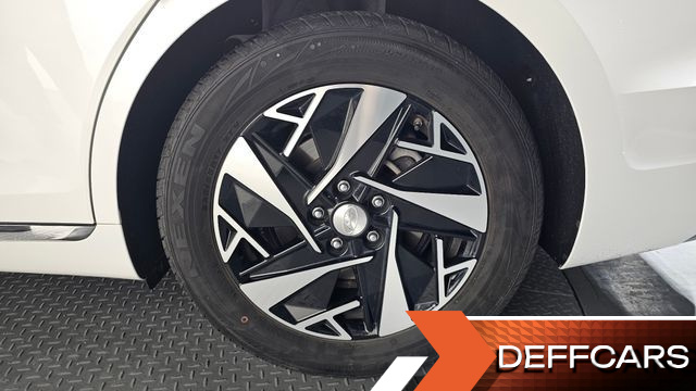 Hyundai GRANDEUR Le Blanc купить на сайте DeffCars
