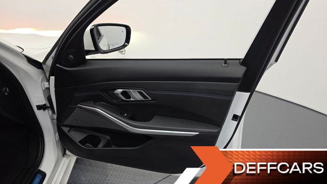 BMW 3-SERIES 320i M Sport купить на сайте DeffCars