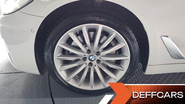 BMW 5-SERIES 530i xDrive Luxury купить на сайте DeffCars