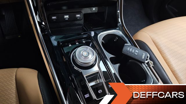 Kia CARNIVAL Gasoline 9-Seater Signature купить на сайте DeffCars