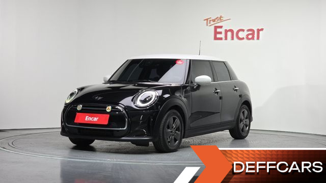 Mini COOPER 5Door Classic Third Generation купить на сайте DeffCars