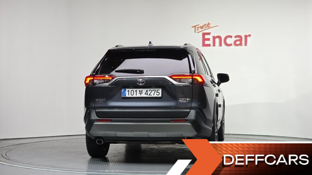 Toyota RAV4 2,5 4WD Hybrid LTD купить на сайте DeffCars