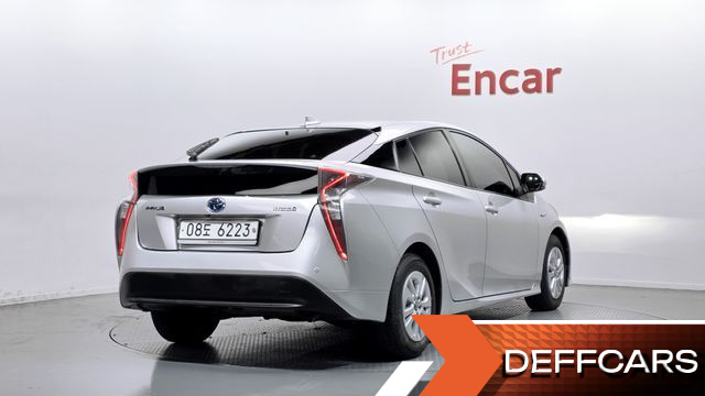 Toyota PRIUS 1.8 E купить на сайте DeffCars