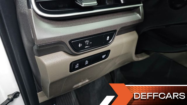 Kia CARNIVAL HEV 9 seater Prestige купить на сайте DeffCars