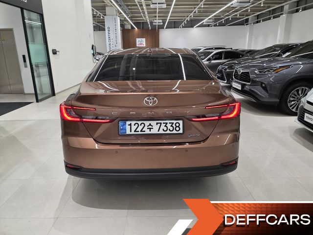 Toyota CAMRY 2.5 XLE Hybrid купить на сайте DeffCars