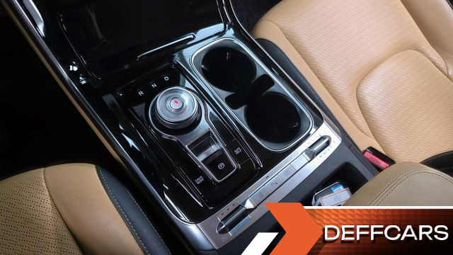 Kia CARNIVAL Gasoline 9-Seater Signature купить на сайте DeffCars