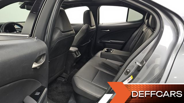 Lexus UX 2.0 AWD купить на сайте DeffCars