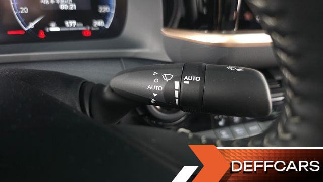 Toyota CROWN 2.5 4WD Hybrid купить на сайте DeffCars