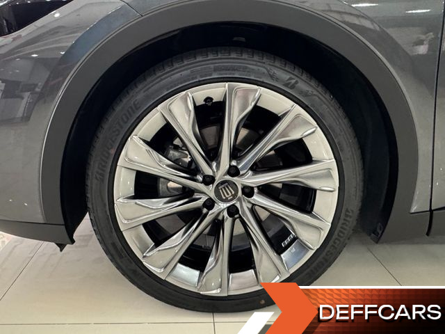 Toyota CROWN 2.5 4WD Hybrid купить на сайте DeffCars