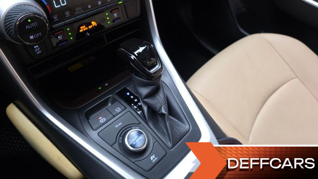 Toyota RAV4 2,5 4WD Hybrid LTD купить на сайте DeffCars