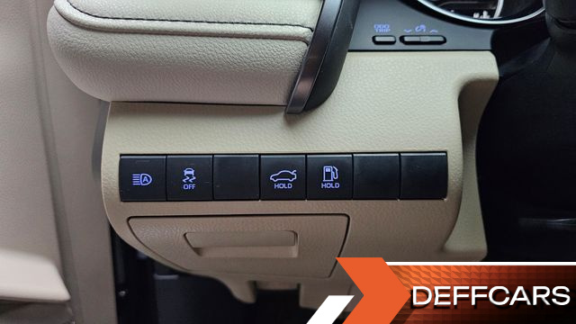 Toyota CAMRY 2.5 XLE Hybrid купить на сайте DeffCars
