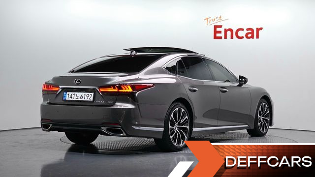 Lexus LS 3.5 Luxury AWD купить на сайте DeffCars