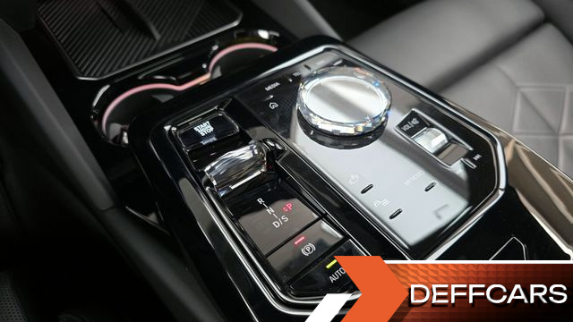 BMW 5-SERIES 530i xDrive M Sport купить на сайте DeffCars