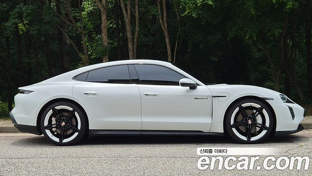 Porsche TAYCAN 4S купить на сайте DeffCars