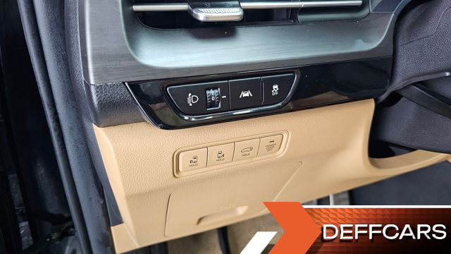 Kia CARNIVAL Gasoline 7-Seater Signature купить на сайте DeffCars