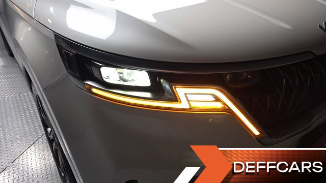 Kia CARNIVAL Gasoline 9-Seater Signature купить на сайте DeffCars