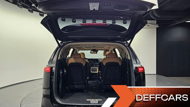 Kia CARNIVAL Gasoline 9-Seater Signature купить на сайте DeffCars