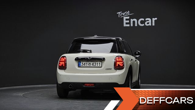 Mini COOPER 5Door Standard 3rd купить на сайте DeffCars