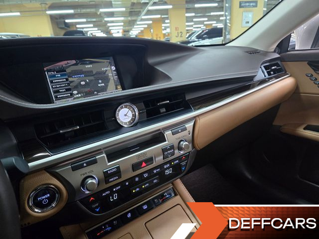 Lexus ES Executive XV60 купить на сайте DeffCars