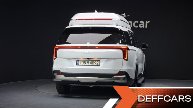 Kia CARNIVAL HEV 4-Seater Hi Limousine Signature купить на сайте DeffCars