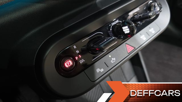 Mini COOPER 5 Door Favoured купить на сайте DeffCars