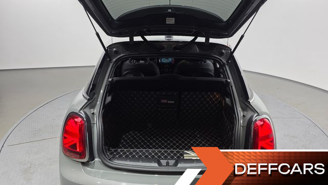 Mini COOPER 5-Door Classic Plus 3rd купить на сайте DeffCars