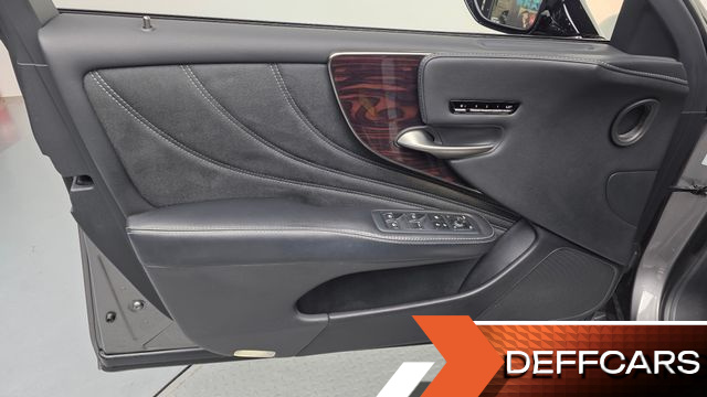 Lexus LS 3.5 Luxury AWD купить на сайте DeffCars