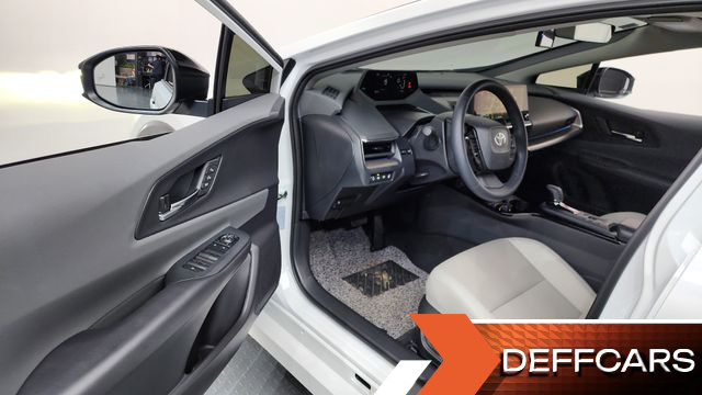 Toyota PRIUS 2.0 XLE купить на сайте DeffCars