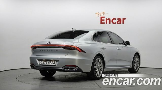 Hyundai GRANDEUR 3.3 Calligraphy купить на сайте DeffCars