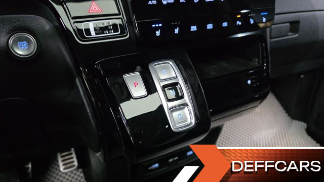 Hyundai STARIA 4WD Lounge 7-Seater Inspiration купить на сайте DeffCars