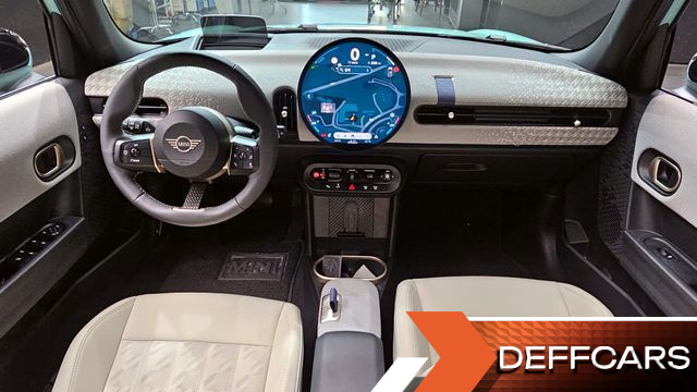 Mini COOPER 5 Door Favoured купить на сайте DeffCars