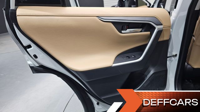 Toyota RAV4 2,5 4WD Hybrid LTD купить на сайте DeffCars