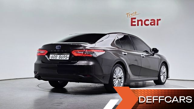 Toyota CAMRY 2.5 XLE Hybrid купить на сайте DeffCars