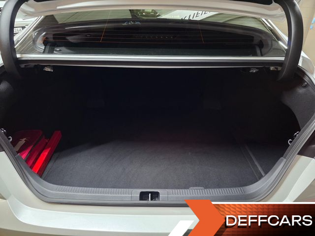 Toyota CAMRY 2.5 XLE Hybrid купить на сайте DeffCars