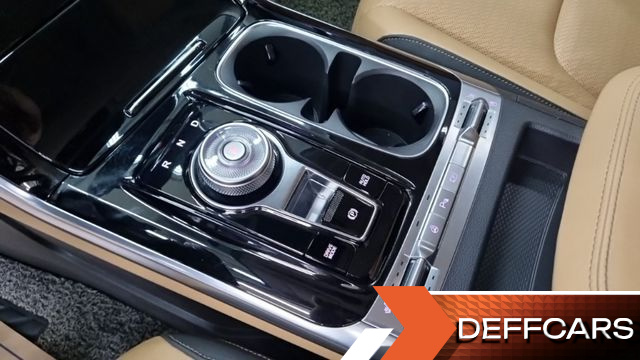 Kia CARNIVAL Gasoline 9-Seater Signature купить на сайте DeffCars