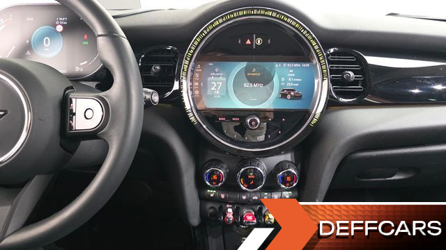 Mini COOPER 5Door Classic Launch Pack Third Generation купить на сайте DeffCars
