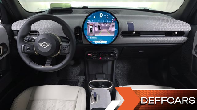 Mini COOPER 5 Door Favoured купить на сайте DeffCars