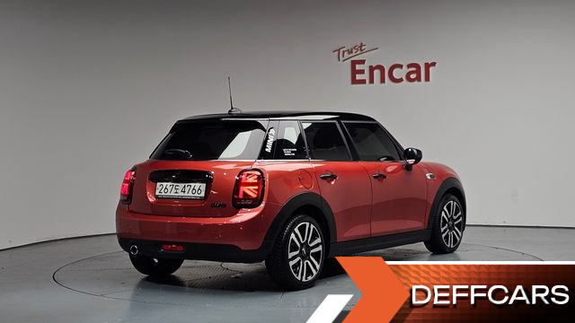 Mini COOPER 5Door Rosewood Edition 3rd купить на сайте DeffCars