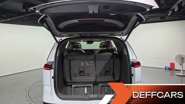 Kia CARNIVAL Gasoline 7-Seater Signature купить на сайте DeffCars