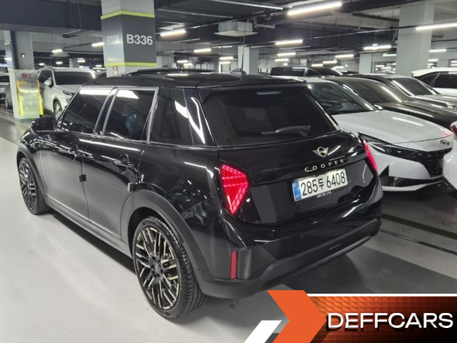 Mini COOPER 5 Door Favoured купить на сайте DeffCars