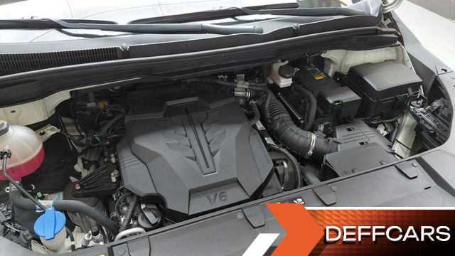 Kia CARNIVAL Gasoline 11-Seater Prestige купить на сайте DeffCars