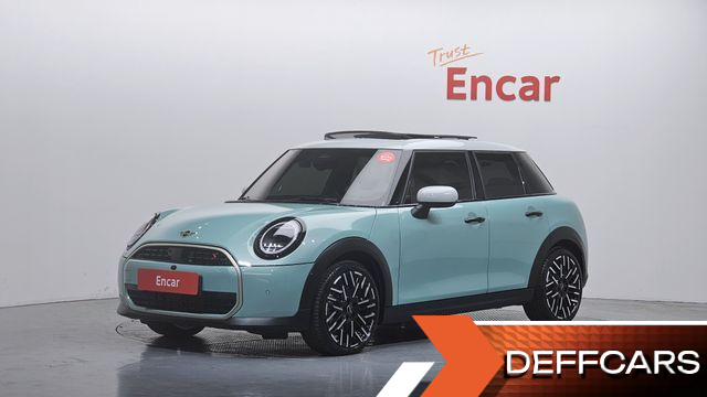 Mini COOPER 5 Door Favoured купить на сайте DeffCars