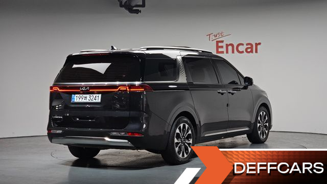Kia CARNIVAL 9-Seater Signature купить на сайте DeffCars