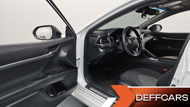 Toyota CAMRY 2.5 LE Hybrid купить на сайте DeffCars