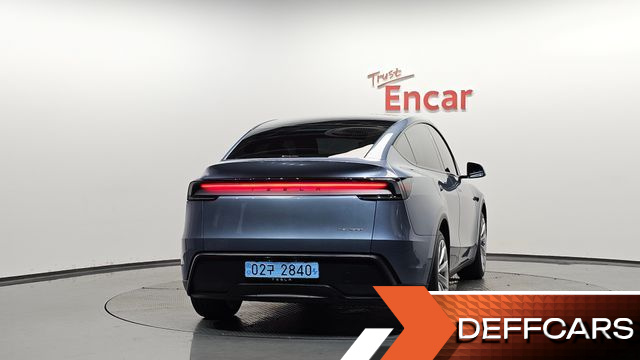 Tesla MODEL Y Long Range AWD купить на сайте DeffCars