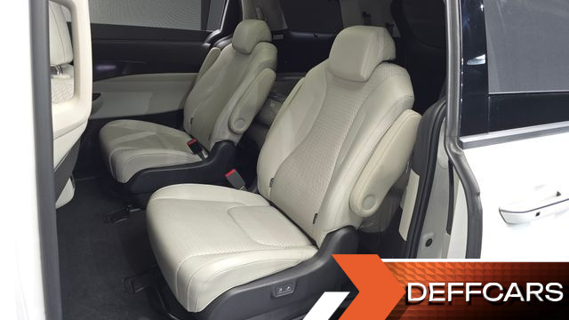 Kia CARNIVAL 9-Seater Signature купить на сайте DeffCars