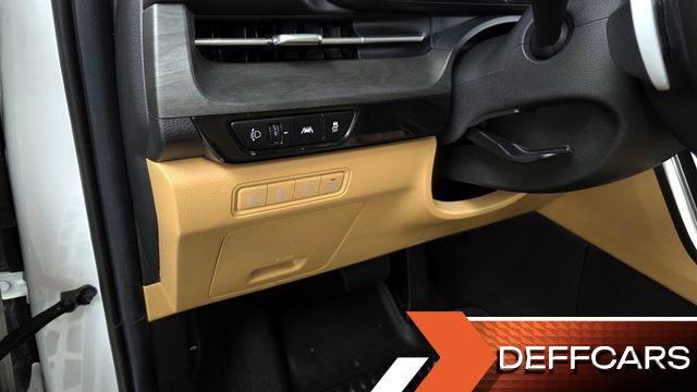 Kia CARNIVAL Gasoline 9-Seater Signature купить на сайте DeffCars