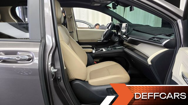 Toyota SIENNA 2.5 Hybrid 2WD купить на сайте DeffCars