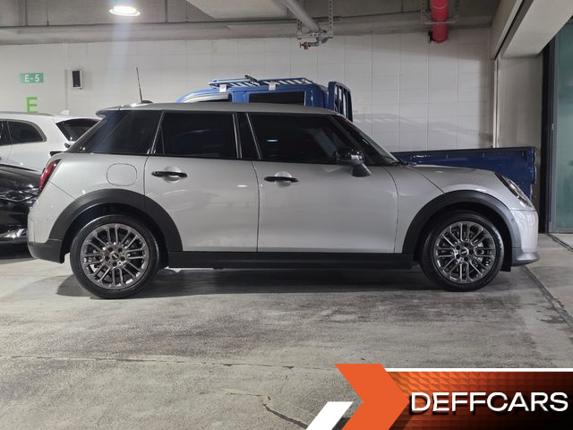 Mini COOPER 5Door Essential купить на сайте DeffCars