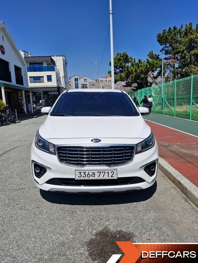 Kia CARNIVAL 9-Seater Prstige купить на сайте DeffCars